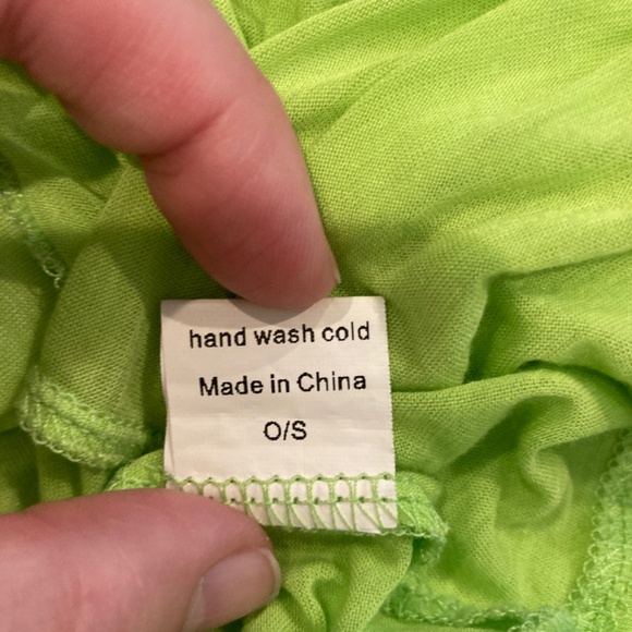 Lime Green Crop Flowy Tank Top, Button Down Back. One Size - Picture 3 of 6